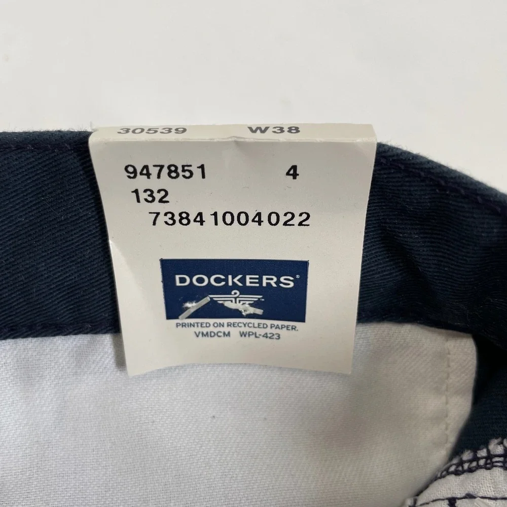 Dockers Mens Go Khaki Pleated Shorts Navy Blue Stain Defender Cotton Size 38 NWT